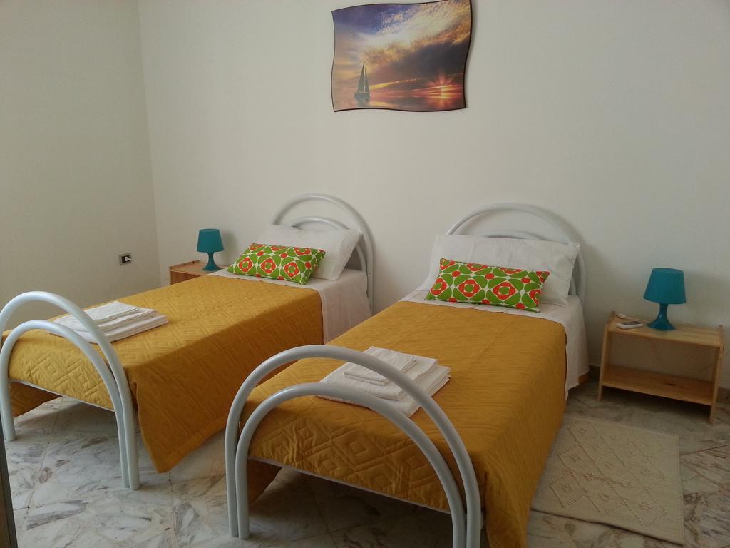 La Via Del Mare - Acireale Centro Storico Apartman Szoba fotó