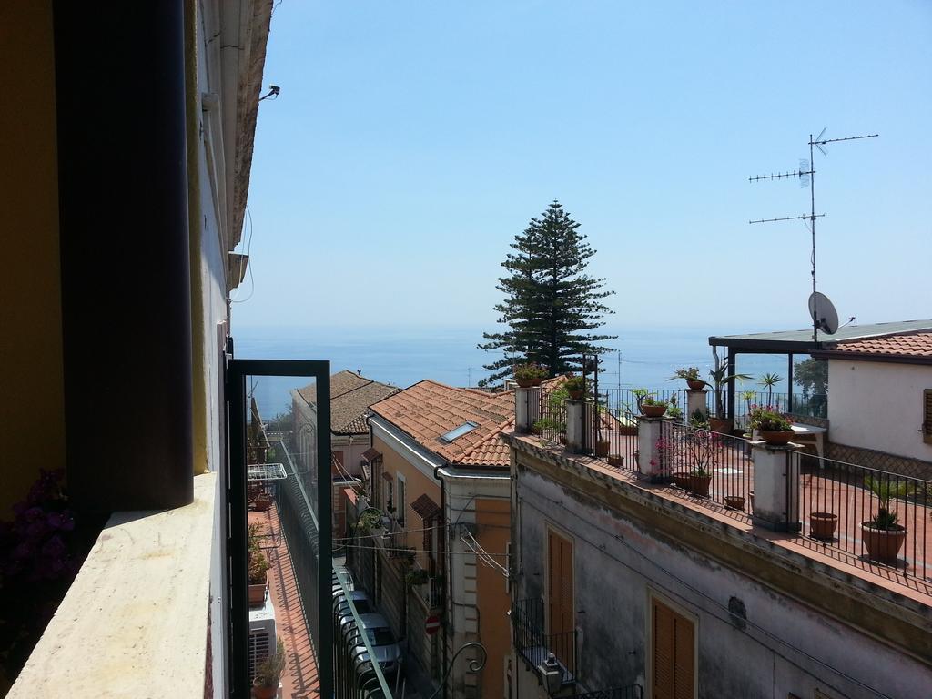 La Via Del Mare - Acireale Centro Storico Apartman Szoba fotó