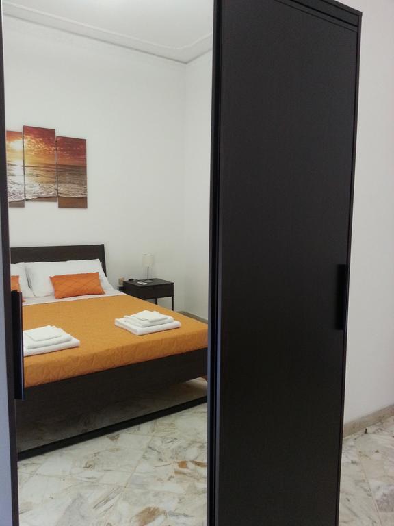 La Via Del Mare - Acireale Centro Storico Apartman Szoba fotó